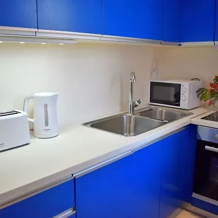 Paradise House Apart3, 5min Walking Distance To Center 아파트