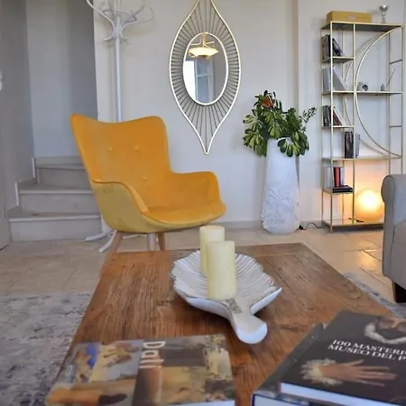 Paradise House Apart3, 5min Walking Distance To Center Апартаменты *