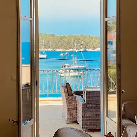 Paradise House Apart3, 5min Walking Distance To Center Apartment *