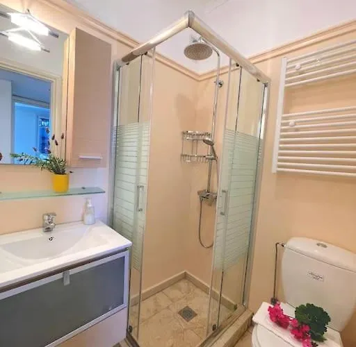 Paradise House Apart3, 5min Walking Distance To Center דירה פיסקרדו